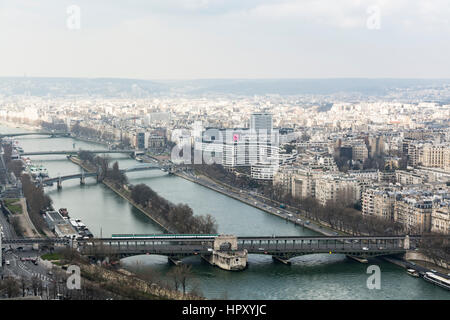 Der Fluss seine angesehen vom Eiffelturm, UNESCO World Heritage Site, Ile-de-France, Paris, Frankreich Stockfoto