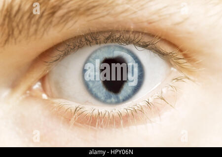 Eine Nahaufnahme des Auges mit der Schüler in der Form von Sierra Leone. (Serie) Stockfoto