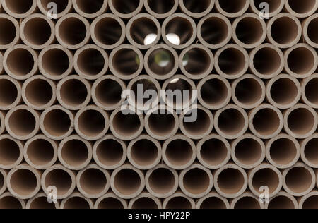 Pappröhren auf Stapel, Nahaufnahme Stockfoto