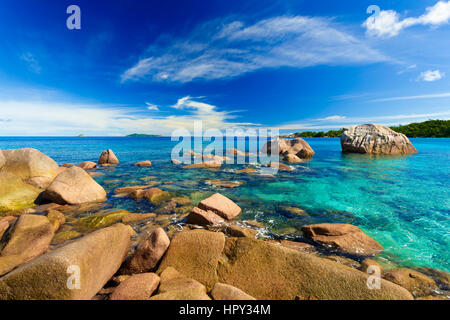 Schöne Aussicht auf Anze Lazio Strand in Praslin, Seychellen Stockfoto