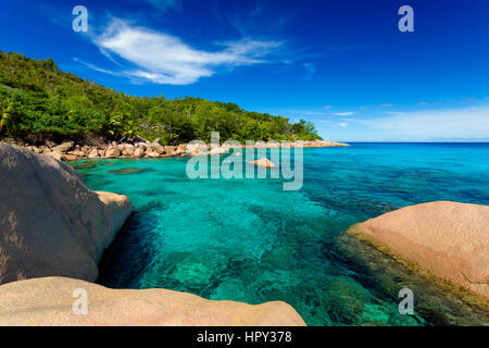 Schöne Aussicht auf Anze Lazio Strand in Praslin, Seychellen Stockfoto