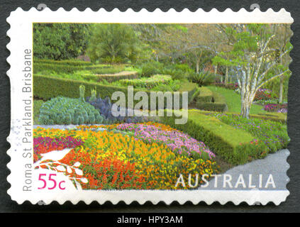 Australien - CIRCA 2009: Eine gebrauchte Briefmarke aus Australien, ein Bild der Roma Street Parkland in Brisbane, ca. 2009. Stockfoto