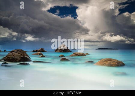 Schöne Aussicht auf Anze Lazio Strand in Praslin, Seychellen Stockfoto