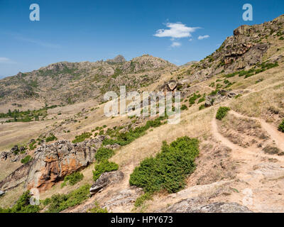 Der markante Gipfel des Mount Zlato, Zlatovrv (1422m), in der Nähe von Prilep Mazedonien Pelagonia und Umgebung Stockfoto