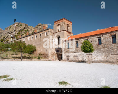 Leider in der Restaurierung Ruhetag Kloster am Berg Zlato (Zlatovrv) außerhalb der Stadt Prilep in Pelagonia, Mazedonien überflüssig macht. Stockfoto