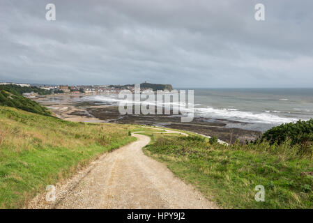 Weg an der Küste in Scarborough, North Yorkshire, England. Eine beliebte und historischen Küstenstadt. Stockfoto