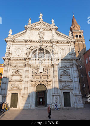 Venedig, Italien - 14. März 2014: Das Portal der Kirche Chiesa di San Moise. Stockfoto