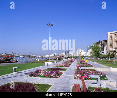 Floral Promenade von Dubai Creek, Deira, Dubai, Vereinigte Arabische Emirate Stockfoto