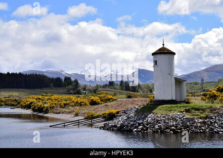 Gairlochy Leuchtturm, Blick vom Loch Ness, Schottland Stockfoto