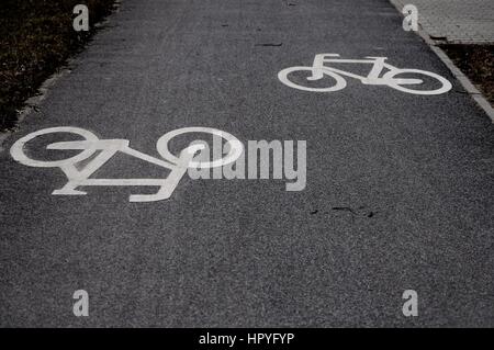 Zwei-Wege Radweg © Pawel M. Mikucki Stockfoto