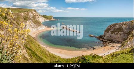 St. Oswald Bay und Mann O'War Bucht bei Durdle Door Cliff Bildung in der Nähe von Lulworth, Dorset, Südengland, Großbritannien Stockfoto