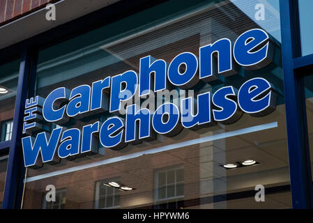 LONDON, UK - OBERKOMMANDANT 13. 2017: Das Logo auf der Außenseite des Carphone Warehouse Ladengeschäft in Canterbury, Kent, am 13. Februar 2017. Stockfoto