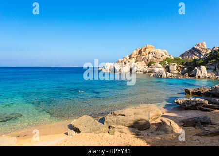 Cala Spinosa Strand wenig am Capo Testa, Santa Teresa di Gallura, Sassari, Sardinien, Italien Stockfoto