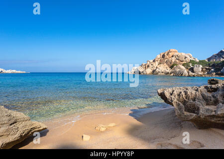 Cala Spinosa Strand wenig am Capo Testa, Santa Teresa di Gallura, Sassari, Sardinien, Italien Stockfoto