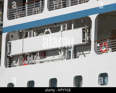 New Orleans, USA - 23. Juni 2011: Azamara Quest, touristische Liner im Hafen. Großen touristischen Schiff Stockfoto
