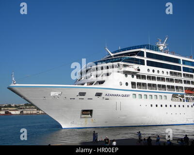 New Orleans, USA - 23. Juni 2011: Azamara Quest, touristische Liner im Hafen. Großen touristischen Schiff Stockfoto