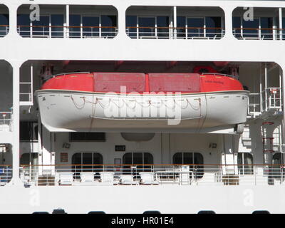 New Orleans, USA - 23. Juni 2011: Azamara Quest, touristische Liner im Hafen. Großen touristischen Schiff Stockfoto