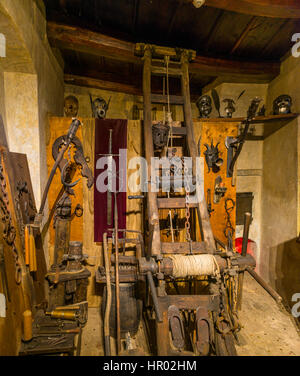 Mittelalterliche Folterinstrumente, Folterkammer, Indoors, Hradschin, Prager Burg, Prag, Böhmen, Tschechische Republik Stockfoto