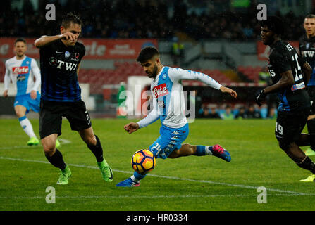 Neapel, Italien. 25. Februar 2017. Lorenzo Insigne während der italienischen Serie A-Fußballspiel zwischen SSC Napoli und Atalanta im Stadion San Paolo. Atalanta schlägt Napoli im Stadio San Paolo mit 2 Toren von Caldara. Bildnachweis: Guido Klavier/Pacific Press/Alamy Live-Nachrichten Stockfoto