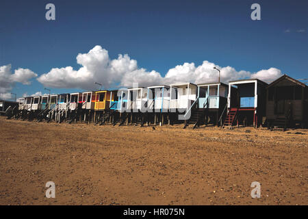 Strand Hütten auf Thorpe Bay Beach, Essex Stockfoto