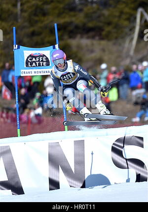 Crans-Montana, Schweiz. 25. Februar 2017. FIS Weltcup Damen Alpin Super-G, Elena Curtoni (ITA) zweites Foto Ski: Cronos/Frederic Dubuis/Alamy Live News Stockfoto