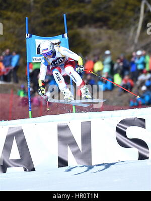 Crans-Montana, Schweiz. 25. Februar 2017. Ski-FIS World Cup, Damen Alpin Super-G, Corinne Suter (SUI) 14. Foto: Cronos/Frederic Dubuis/Alamy Live News Stockfoto