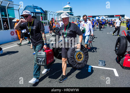 Melbourne, Australien. 26. Februar 2017. Das Raster von Rennen 2 der SuperSport Weltmeisterschaft während 2017 MOTUL FIM Superbike-Weltmeisterschaft, Australien am 26. Februar 2017. Bildnachweis: Dave Hewison Sport/Alamy Live-Nachrichten Stockfoto