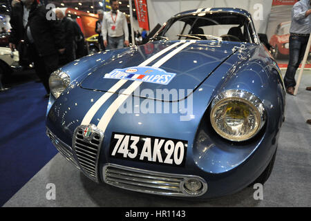 Eine 1961 Alfa Romeo Giulietta SZ auf dem Display an der London Classic Car Show im ExCel London stattfindet.  Mehr als 800 der schönsten Oldtimer der Welt sind auf dem Display auf der Messe von Vintage Vorkriegs-Tourer bis hin zu einem modernen Konzeptautos.  Die Show bringt rund 33.000 Besucher. von bis schwere Benzin Köpfe Menschen lieben einfach schöne klassische Fahrzeuge. Stockfoto