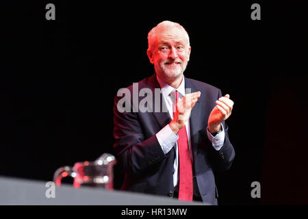 Perth, Schottland, Großbritannien. 26. Februar 2017. Labour-Chef Jeremy Corbyn befasst sich der schottische Arbeitspartei Konferenz in Perth, Credit: Ken Jack/Alamy Live News Stockfoto