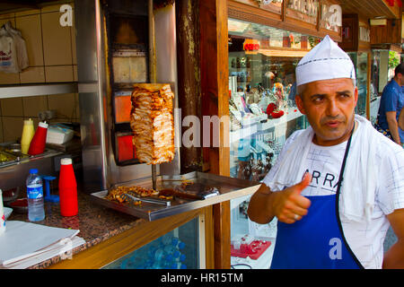 Mann bereitet Döner Kebab. Seite. Provinz Antalya. Mittelmeerküste. Turkei Stockfoto