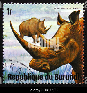 Moskau, Russland - 19. Februar 2017: Eine Briefmarke gedruckt von Burundi zeigt Rhino Ceratotherium Simun, Serie Tiere Burundi, ca. 1975 Stockfoto