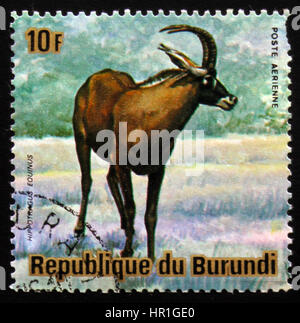 Moskau, Russland - 19. Februar 2017: Eine Briefmarke gedruckt von Burundi zeigt roan Antilope (Hippotragus Spitzfußhaltung), Serie Tiere Burundi, ca. 1975 Stockfoto