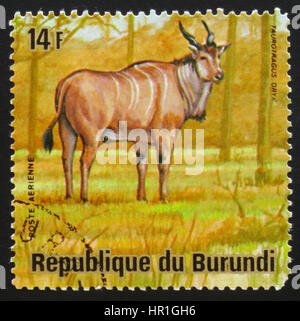 Moskau, Russland - 19. Februar 2017: Eine Briefmarke gedruckt von Burundi zeigt Eland-Antilopen (Tauro Oryx), Serie Tiere Burundi, ca. 1975 Stockfoto