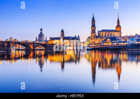 Dresden, Deutschland.  Kathedrale der Heiligen Dreifaltigkeit oder der Hofkirche, der Brühlschen Terrasse