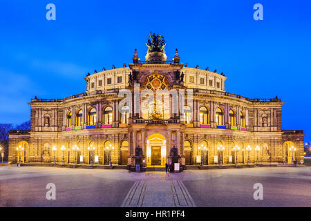 Dresden, Deutschland. Die Semperoper - das Opernhaus des sächsischen Staates. Stockfoto