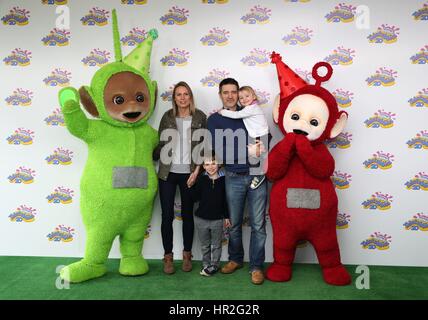 Tom Chambers und seine Familie besucht die Teletubbies 20th Anniversary party im BFI Southbank in London. Stockfoto