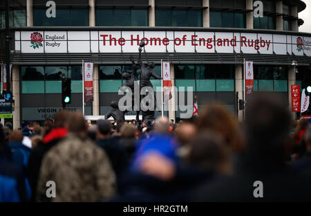 Überblick über die Kern-Werte-Skulptur vor der RBS 6 Nations match im Twickenham Stadium, London. Stockfoto