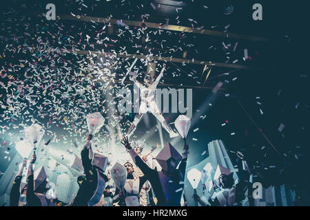 Silvesterfeier in der Windfabrik Invisible Wind Factory, Liverpool, Großbritannien. Stockfoto