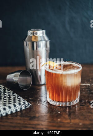 Mischen Sie einen Nachmittag cocktail, Whiskey sour Stockfoto