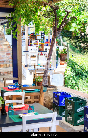 Bar-Restaurant-Terrasse, Aigua Blava, Costa Brava, Spanien Stockfoto