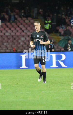 Neapel, Italien. 25. Februar 2017. Fußballspiel zwischen SSC Napoli und Atalanta im Stadio San Paolo in Napoli Kamehameha Ergebnis Napoli vs. Atalanta 0-2.im Bild Andrea Conti (ATALANTA) Credit: Salvatore Esposito/Pacific Press/Alamy Live News Stockfoto