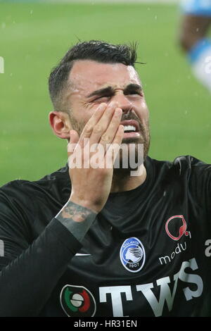 Neapel, Italien. 25. Februar 2017. Fußballspiel zwischen SSC Napoli und Atalanta im Stadio San Paolo in Napoli Kamehameha Ergebnis Napoli vs. Atalanta 0-2.im Bild Andrea Petagna (ATALANTA) Credit: Salvatore Esposito/Pacific Press/Alamy Live News Stockfoto