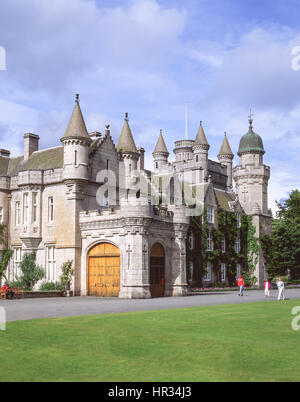 Balmoral Castle und Gärten, Royal Deeside, Aberdeenshire, Schottland, Vereinigtes Königreich Stockfoto
