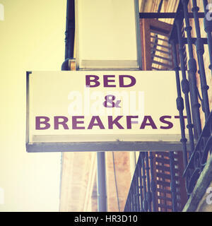 Bed &amp; Breakfast Hotelschild. Retro-Stil vorgefiltert Bild Stockfoto