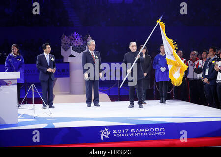 (L-R) Katsuhiro Akimoto, JOCTsunekazu Takeda, Timothy Fok, 26. Februar 2017: Abschlussfeier während der 2017 Sapporo asiatischen Winterspiele an Makomanai Indoor-Eisbahn in Hokkaido, Japan. Bildnachweis: Yohei Osada/AFLO SPORT/Alamy Live-Nachrichten Stockfoto