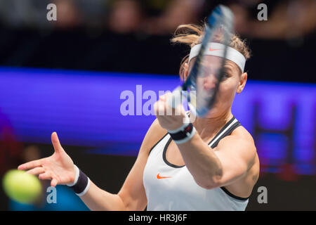 Budapest. 26. Februar 2017. Lucie Safarova der Tschechischen Republik trifft eine Rückkehr in die Singles Finale gegen Ungarns Timea Babos beim WTA ungarischen Ladies Open Tennis-Wettbewerb in Budapest, Ungarn am 26. Februar 2017. Timea Babos gewann 2: 1. Bildnachweis: Attila Volgyi/Xinhua/Alamy Live-Nachrichten Stockfoto