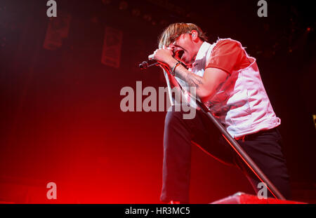 London, Ontario, Kanada. 26. Februar 2017. Billy Talent Leadsänger Benjamin Kowalewicz führt im Konzert am 26. Februar 2017 in London, Ontario, Kanada. Bildnachweis: Mark Spowart/Alamy Live-Nachrichten Stockfoto