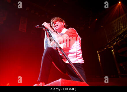 London, Ontario, Kanada. 26. Februar 2017. Billy Talent Leadsänger Benjamin Kowalewicz führt im Konzert am 26. Februar 2017 in London, Ontario, Kanada. Bildnachweis: Mark Spowart/Alamy Live-Nachrichten Stockfoto