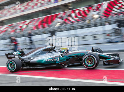 Bracelona, Deutschland. 27. Februar 2017. Formel1 Rennfahrer Valtteri Bottas von Mercedes-AMG in der Formel1 pre-Season Tests auf der Rennstrecke Circuit de Catalunya in Bracelona, Deutschland, 27. Februar 2017 beginnt zu beenden. Die neue Formel1 Saison startet am 26. März 2017 in Australien. Foto: Jens Büttner/Dpa-Zentralbild/Dpa/Alamy Live News Stockfoto