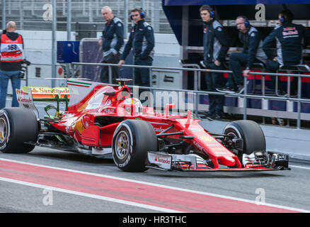 Bracelona, Deutschland. 27. Februar 2017. Deutsche Formel1 pilot Sebastian Vettel Ferrari beginnt bei der Formel1 pre-Season Tests auf der Rennstrecke Circuit de Catalunya in Bracelona, Deutschland, 27. Februar 2017. Die neue Formel1 Saison startet am 26. März 2017 in Australien. Foto: Jens Büttner/Dpa-Zentralbild/Dpa/Alamy Live News Stockfoto